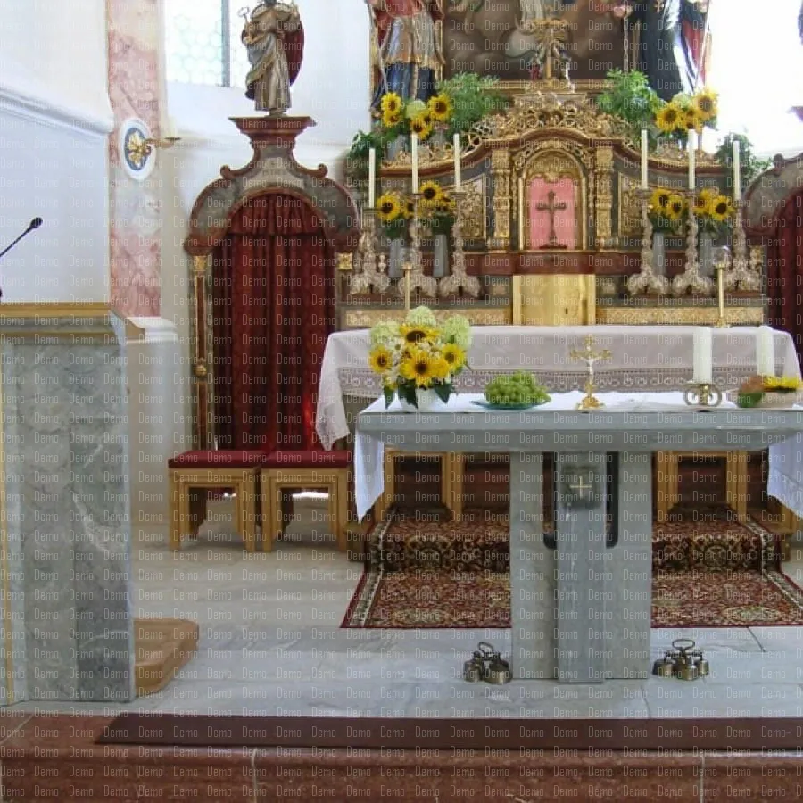 Altar_und_Ambo_2
